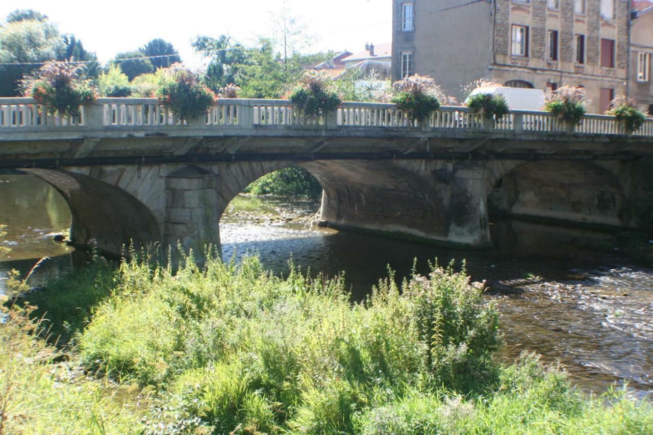 Апартаменты Les Ponts De L'Ornain Бар-ле-Дюк Экстерьер фото